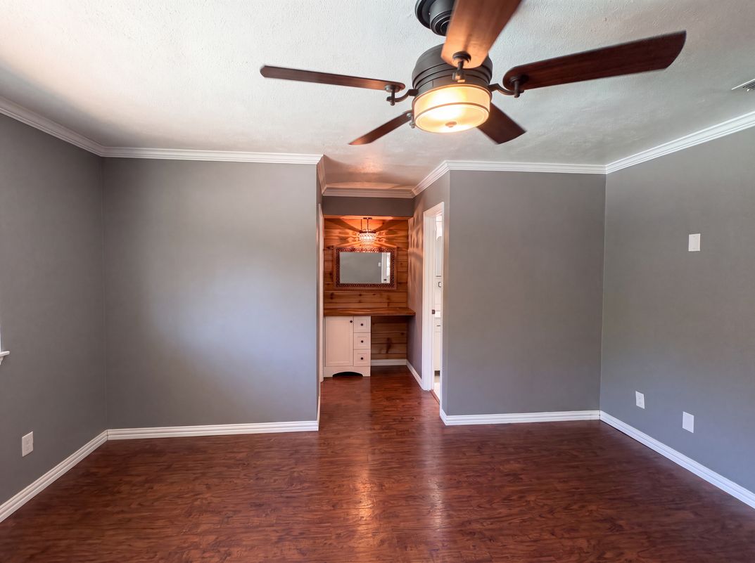 Photo 4 of 16 of 1115 N Waterview Dr, Richardson, TX
