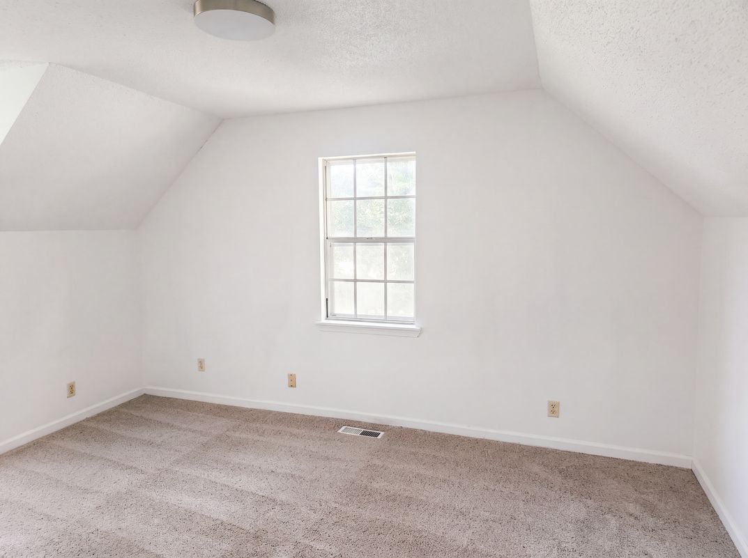Photo 20 of 58 of 4334 Morningside Dr, Helena, AL