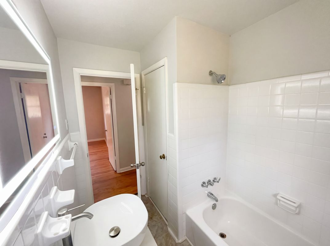 Photo 15 of 19 of 2855 Jerome Rd, Atlanta, GA
