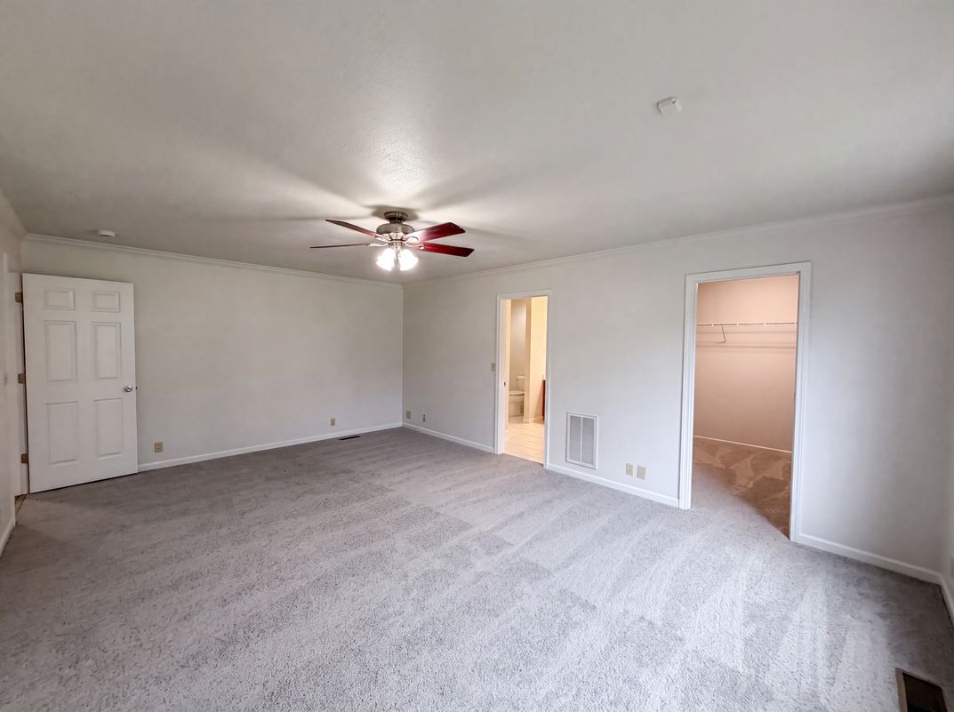 Photo 15 of 37 of 3146 Lora Dr, Maryville, TN