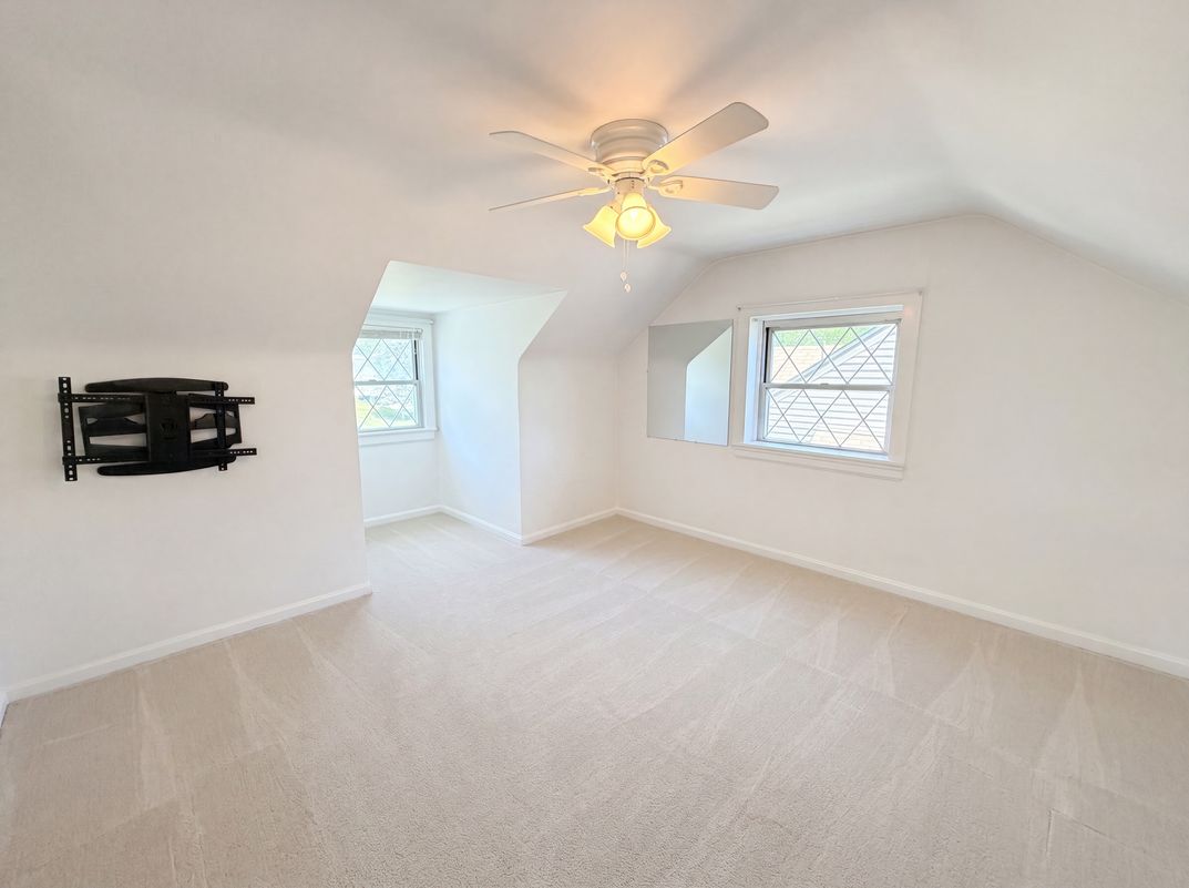 Photo 16 of 25 of 5476 Edalbert Dr, Cincinnati, OH