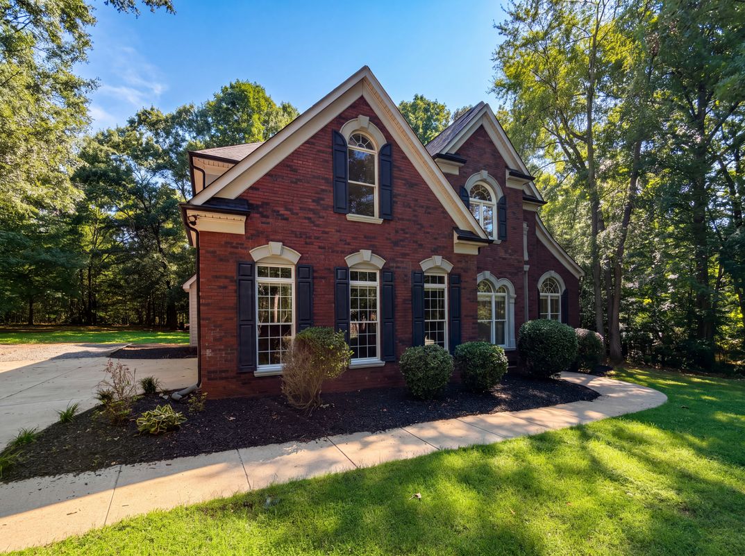 Photo 28 of 33 of 10124 Windtree Ln, Charlotte, NC