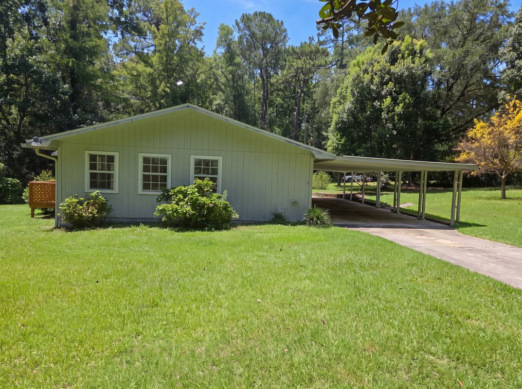 Photo 28 of 34 of 97 Walnut Ave, Defuniak Springs, FL