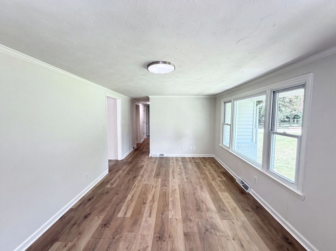 Photo 3 of 18 of 9801 Hannon Rd, Mint Hill, NC