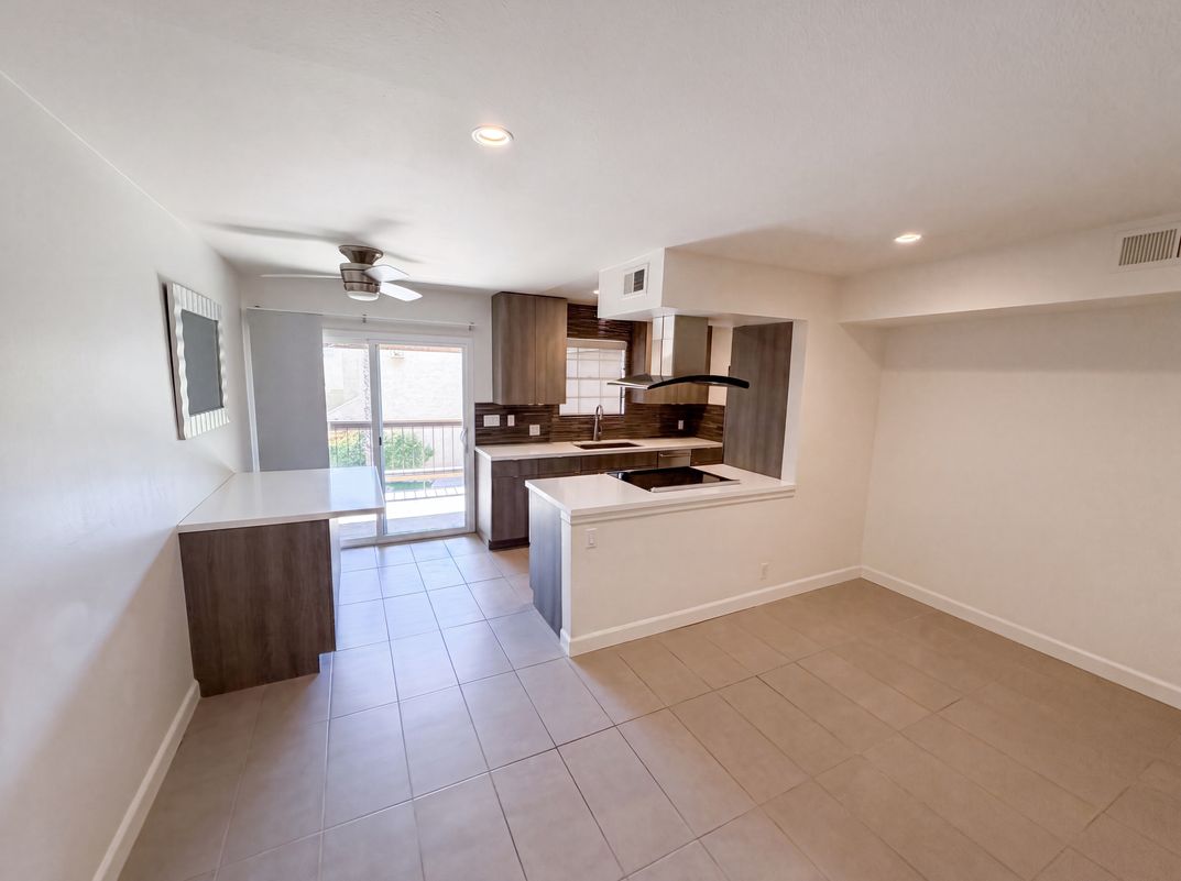 Photo 8 of 18 of 5300 E Waverly Dr, Palm Springs, CA