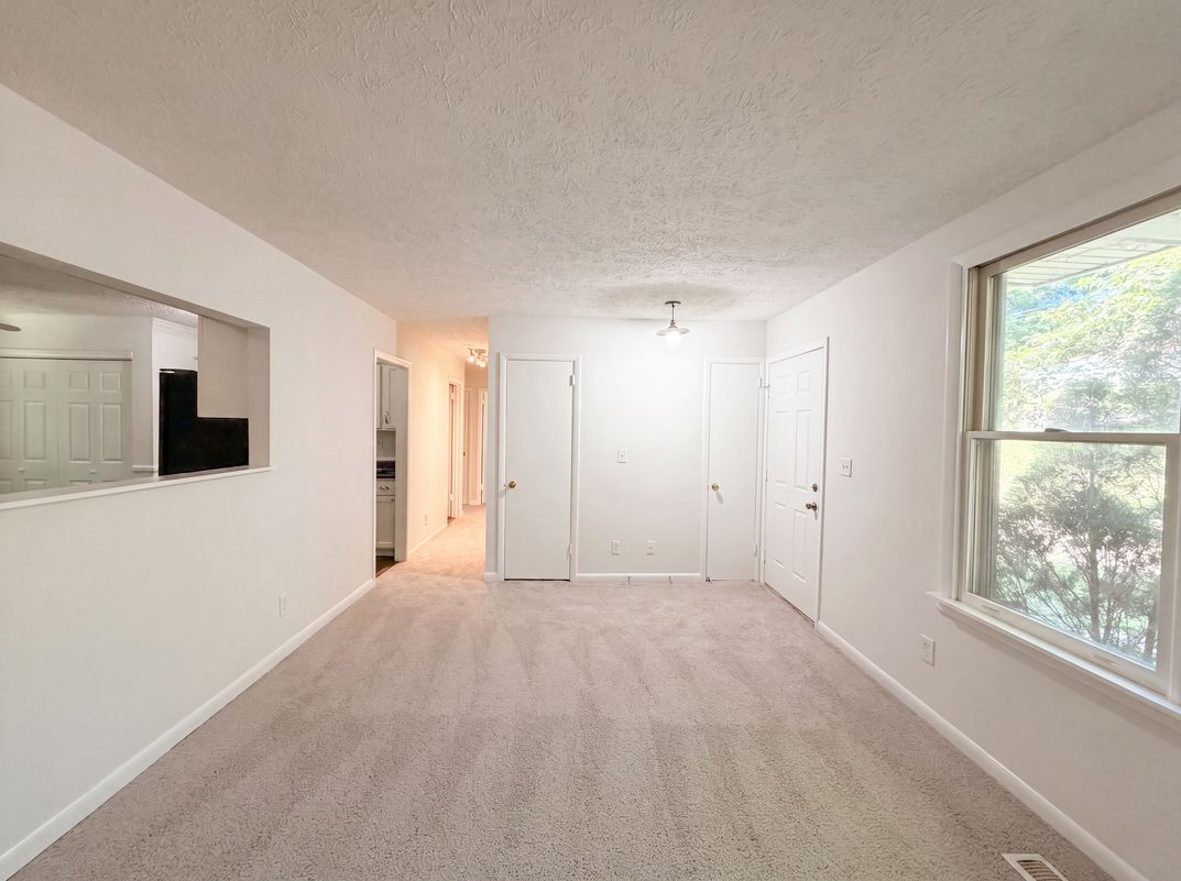 Property photo 3 of 206 Diana Dr