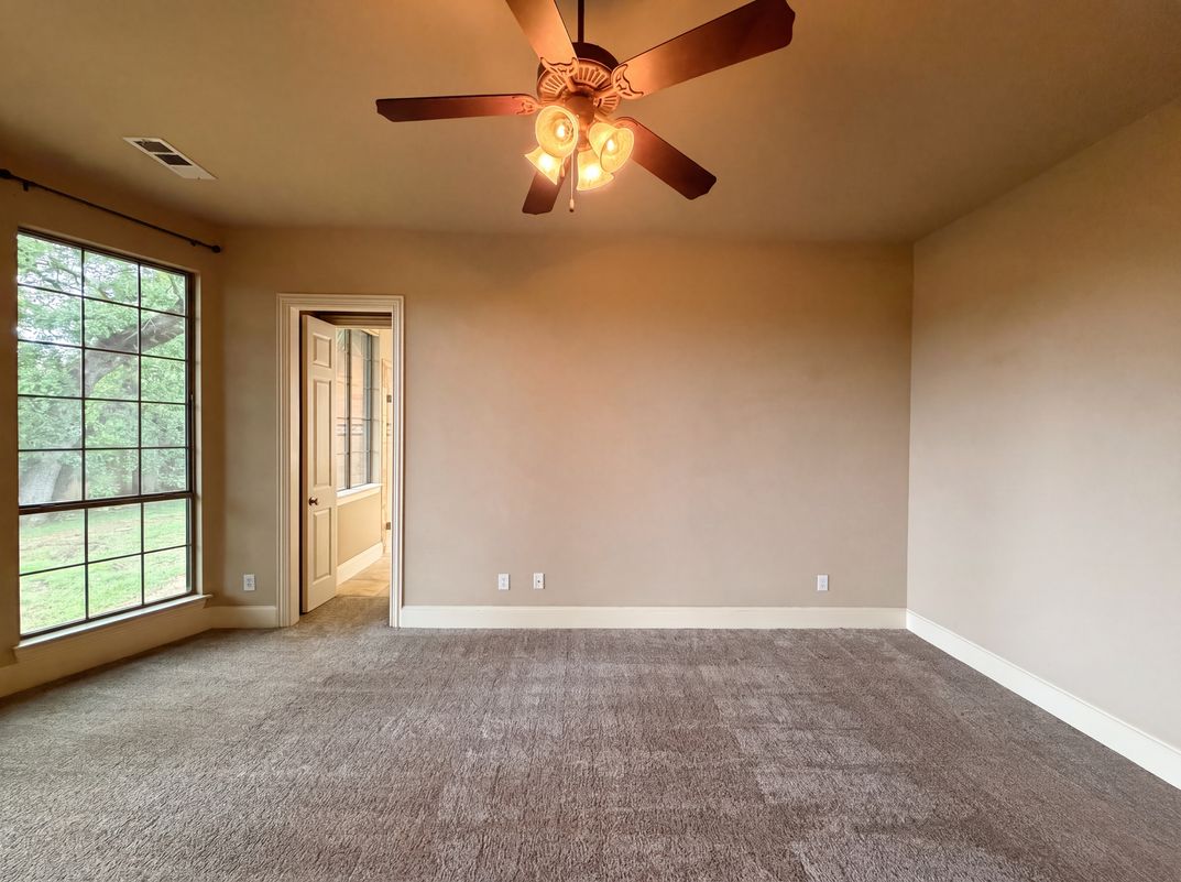 Photo 12 of 30 of 928 Homestead Dr, Keller, TX