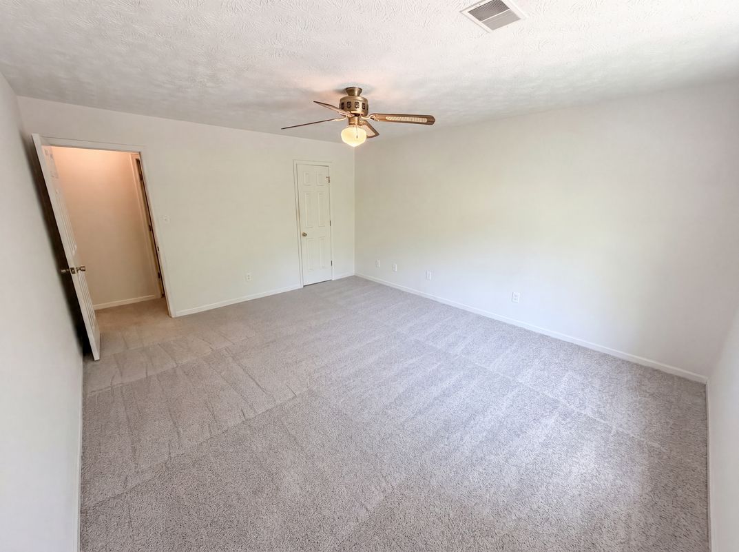 Photo 17 of 23 of 4558 Coopers Creek Pl SE, Smyrna, GA