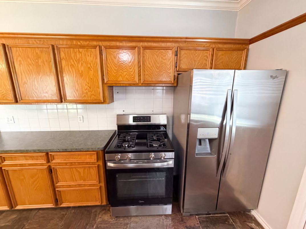 Photo 10 of 19 of 7934 Round Rock Dr, Houston, TX