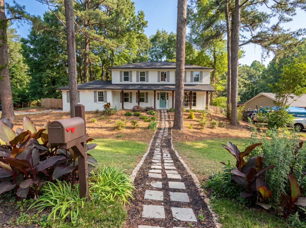 Photo 35 of 38 of 1772 Huntingford Dr, Marietta, GA