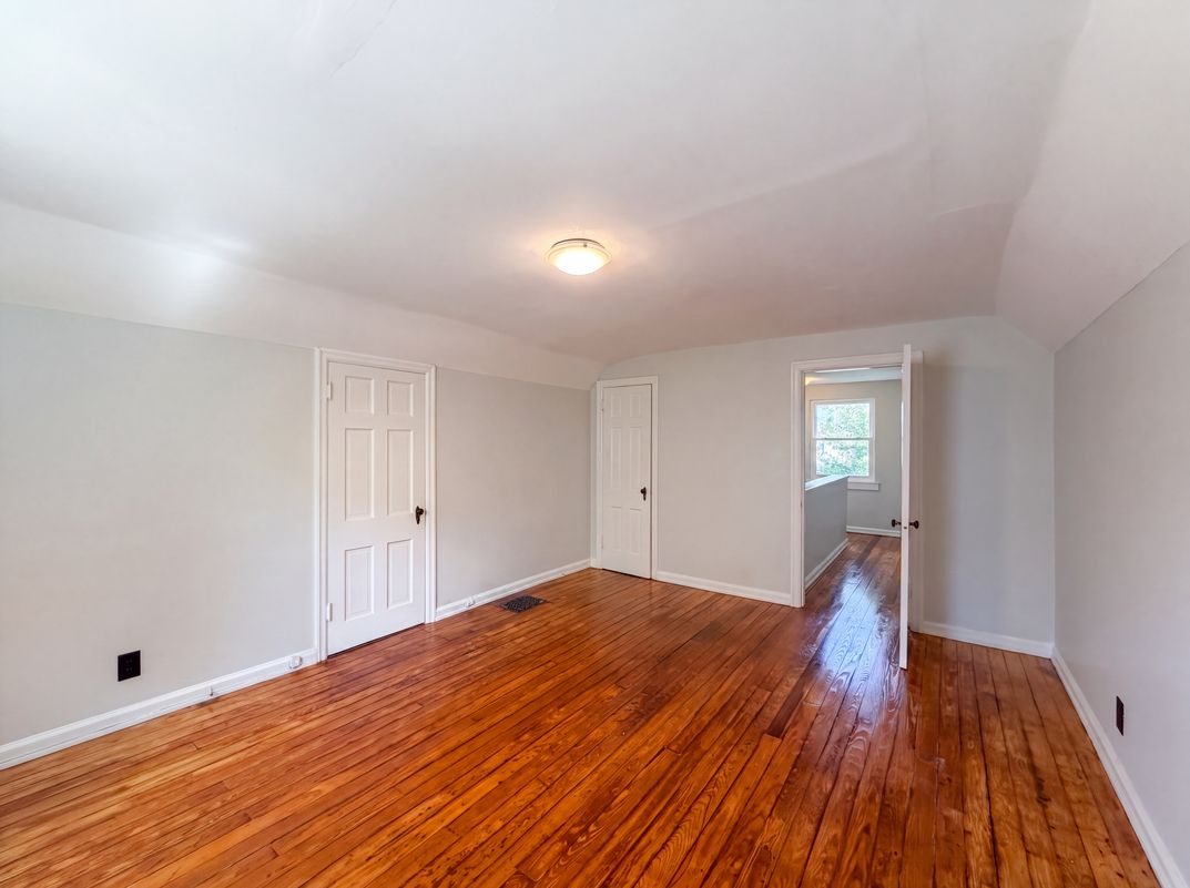 Photo 9 of 21 of 1304 Coolidge Ave, Cincinnati, OH