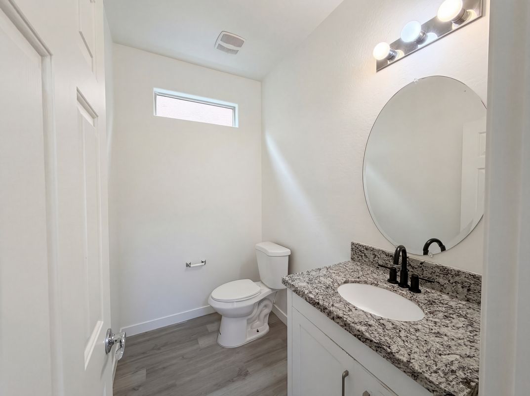 Photo 11 of 24 of 2739 N 73rd Dr, Phoenix, AZ