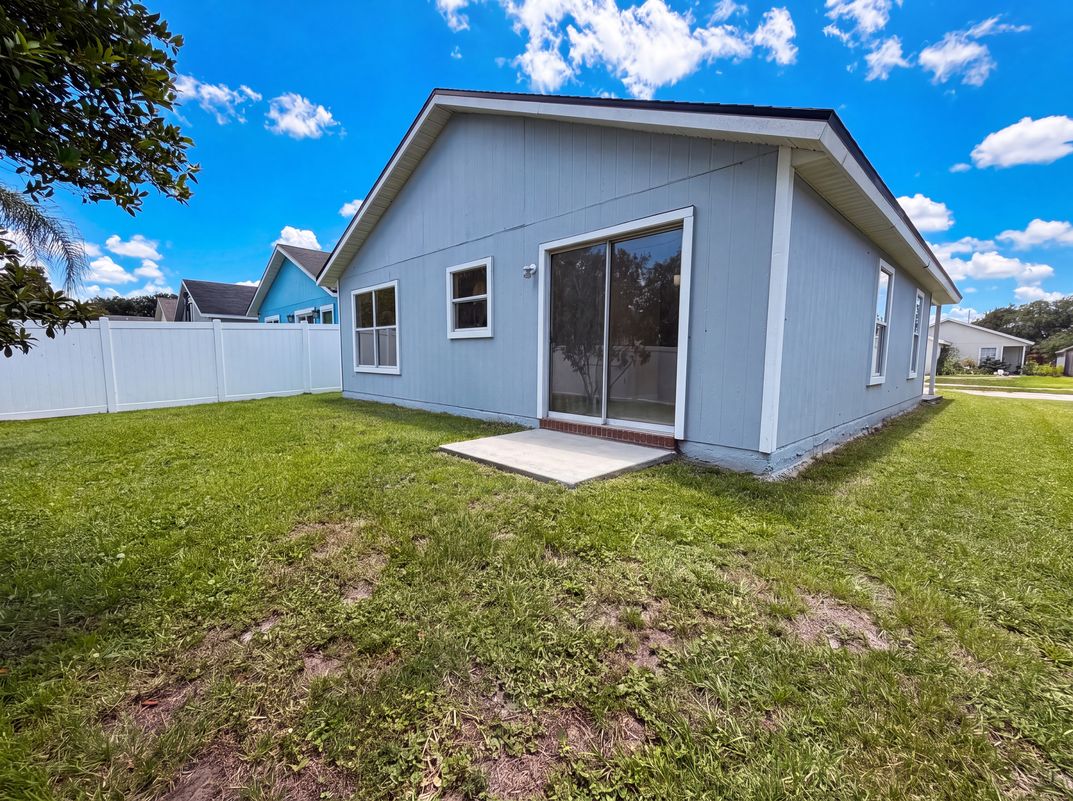 Photo 17 of 19 of 7923 Cherry Blossom Dr N, Jacksonville, FL
