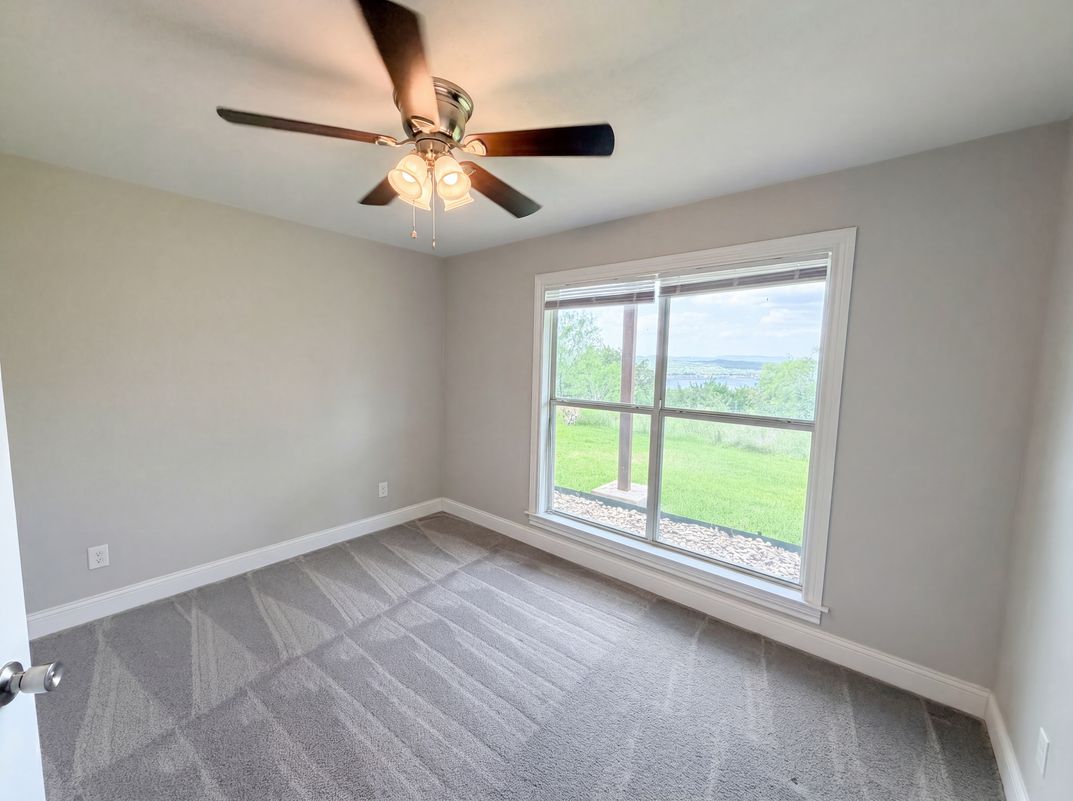 Photo 4 of 18 of 3216 Poe Cv, Lago Vista, TX