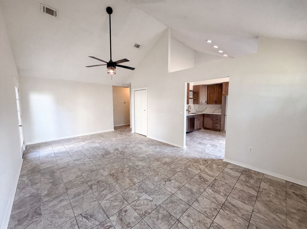 Photo 3 of 18 of 218 Persimmon Cir, Goose Creek, SC
