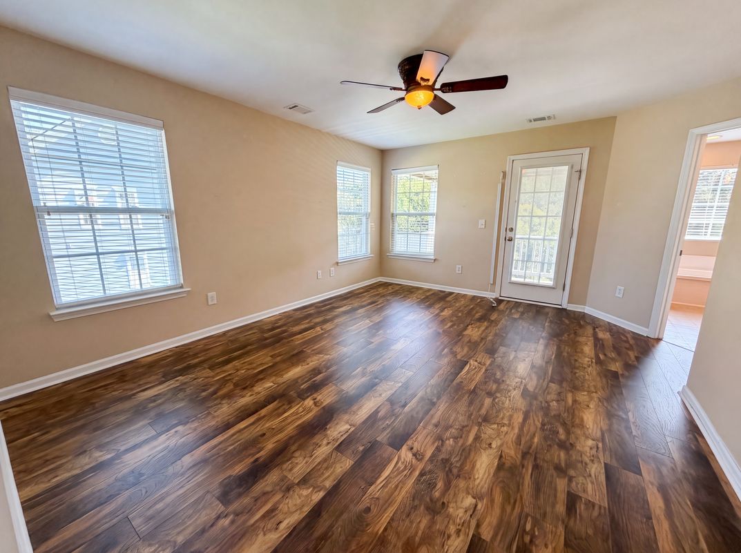Photo 5 of 20 of 9006 Parlor Dr, Ladson, SC