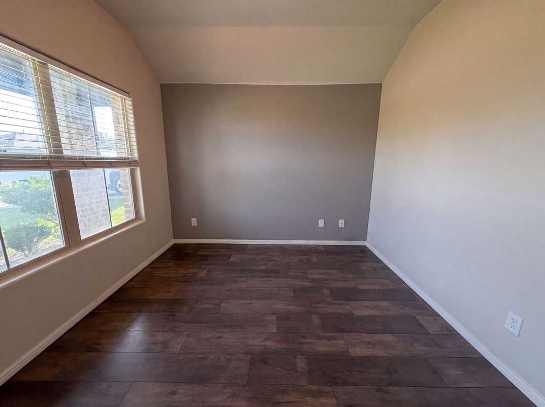 Photo 7 of 20 of 6337 Pontoon St, Fort Worth, TX