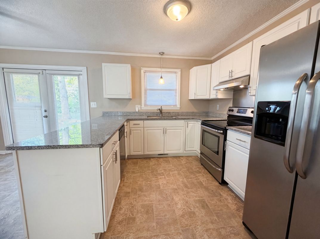 Photo 2 of 17 of 290 Salem Ave, Dallas, NC