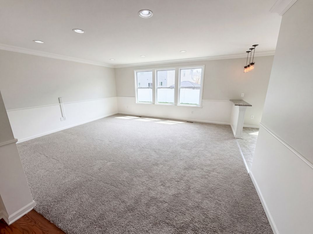 Photo 8 of 44 of 42824 Greystone Dr, Sterling Heights, MI