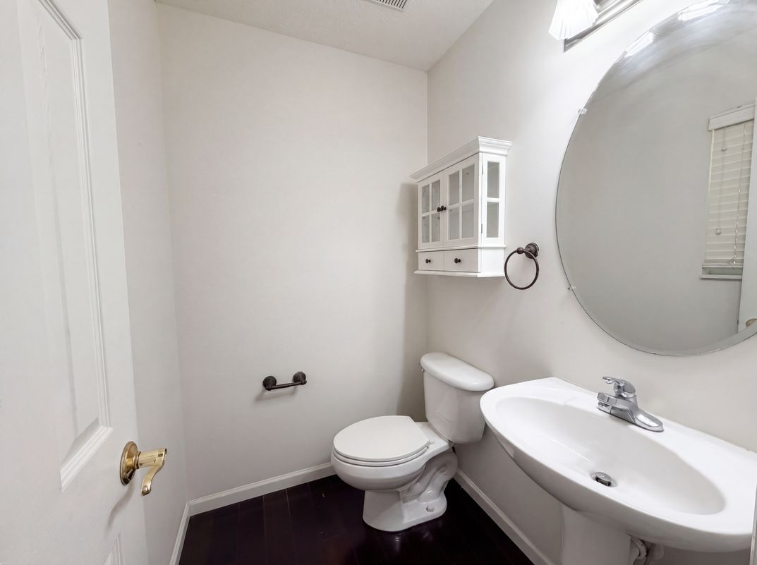 Photo 18 of 44 of 7966 Lazelle Woods Dr, Westerville, OH
