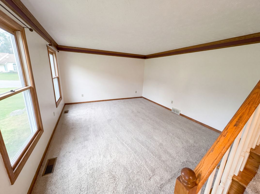 Photo 8 of 28 of 1100 Prescot Ave NW, Massillon, OH