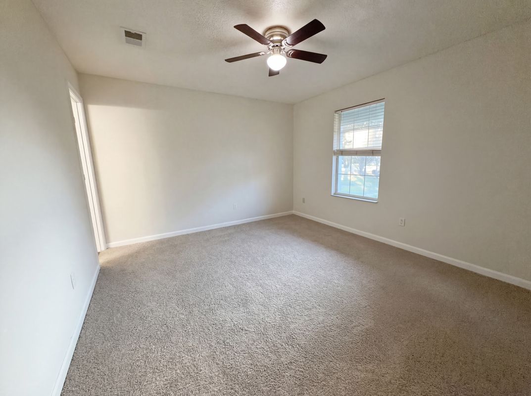 Photo 10 of 27 of 127 Red Birch Ln, Warner Robins, GA