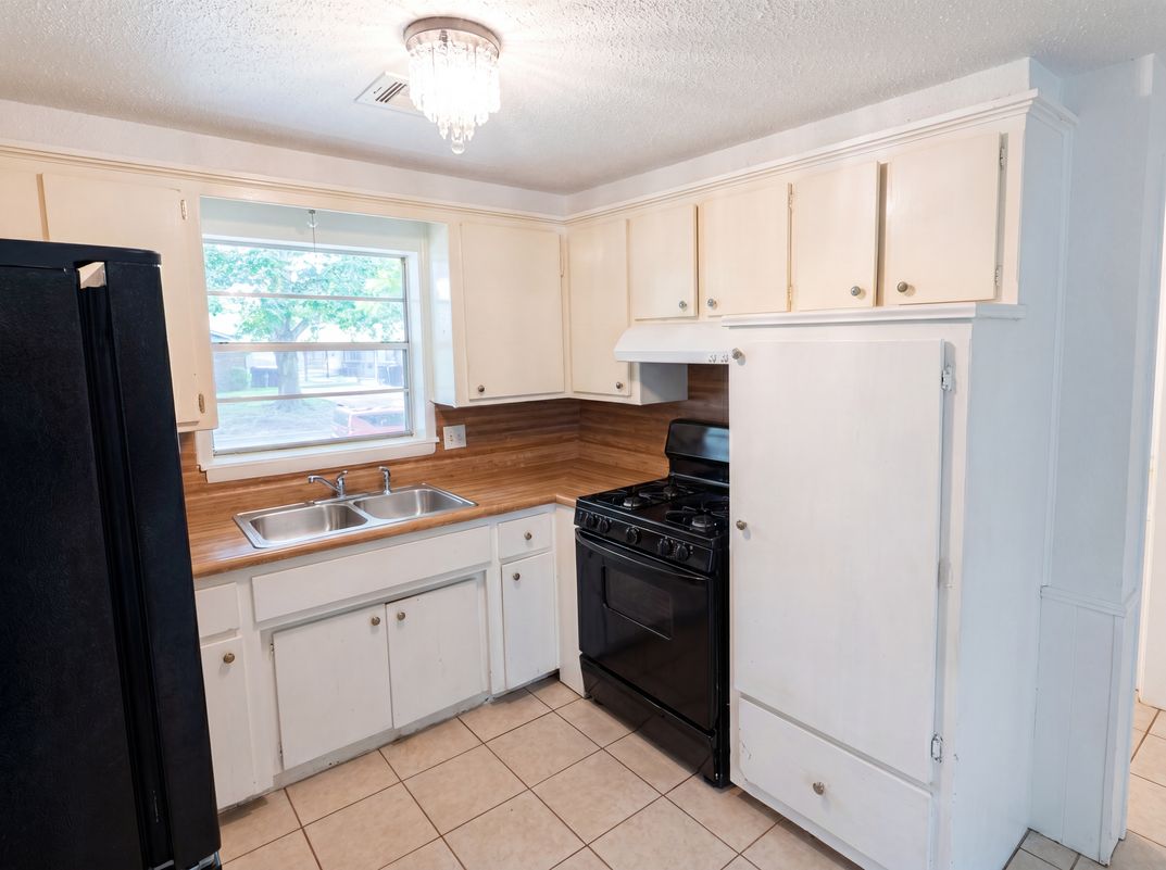 Photo 6 of 24 of 1513 N Bradley Ave, Oklahoma City, OK