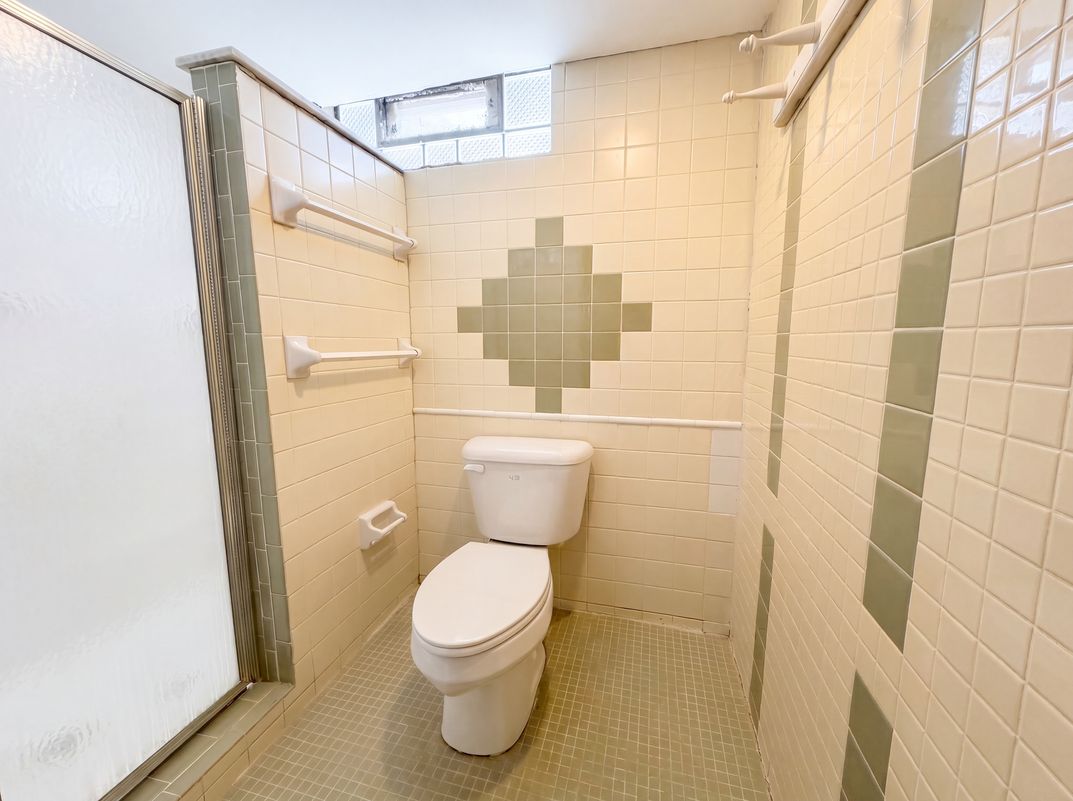 Photo 18 of 25 of 5476 Edalbert Dr, Cincinnati, OH