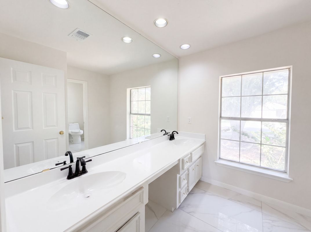 Photo 16 of 26 of 1231 Jeanette Way, Carrollton, TX