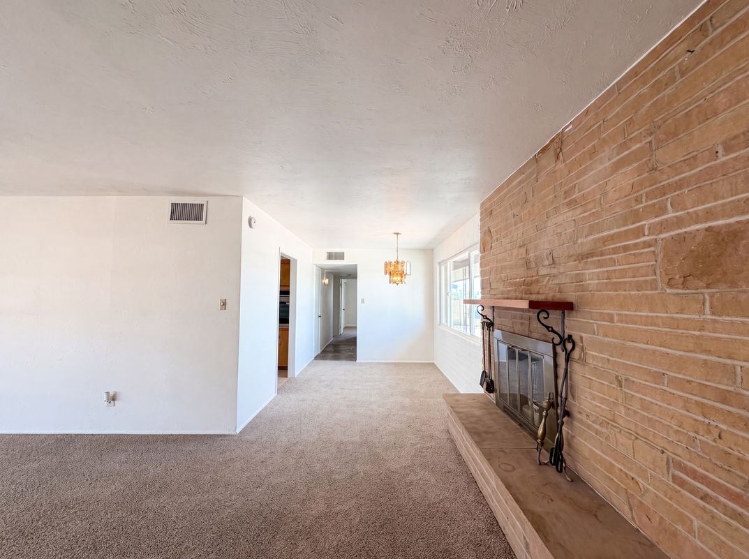 Photo 8 of 21 of 3115 N 53rd Dr, Phoenix, AZ