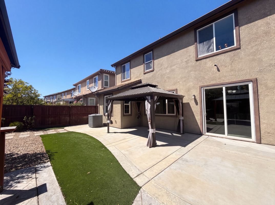 Photo 5 of 45 of 4812 Ice Age Way, Elk Grove, CA