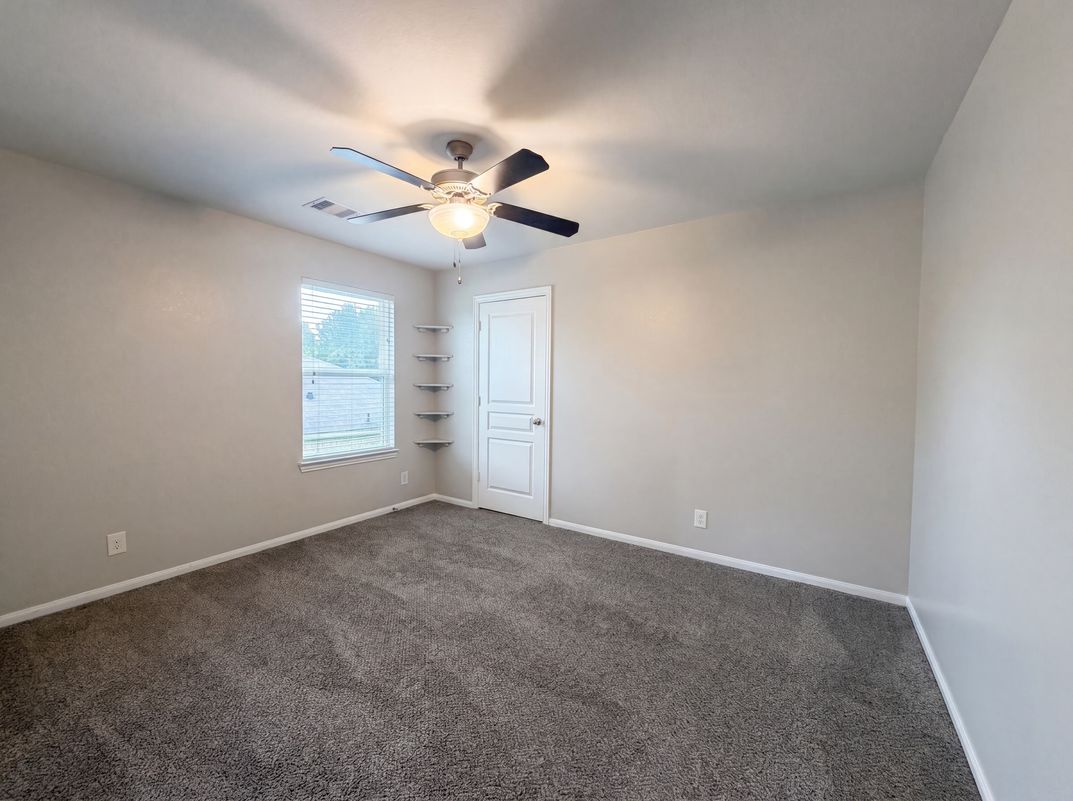 Photo 17 of 22 of 18664 Legend Oaks Dr, Magnolia, TX