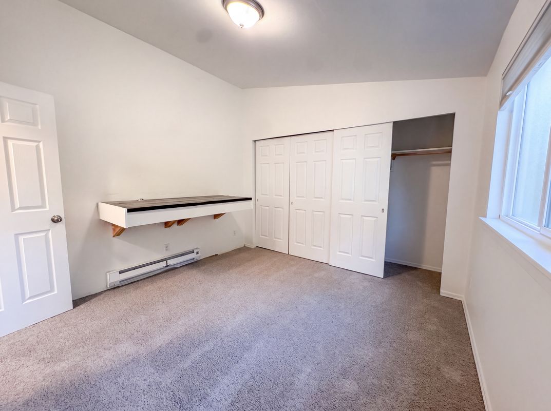 Photo 10 of 17 of 7507 Lower Ridge Rd, Everett, WA