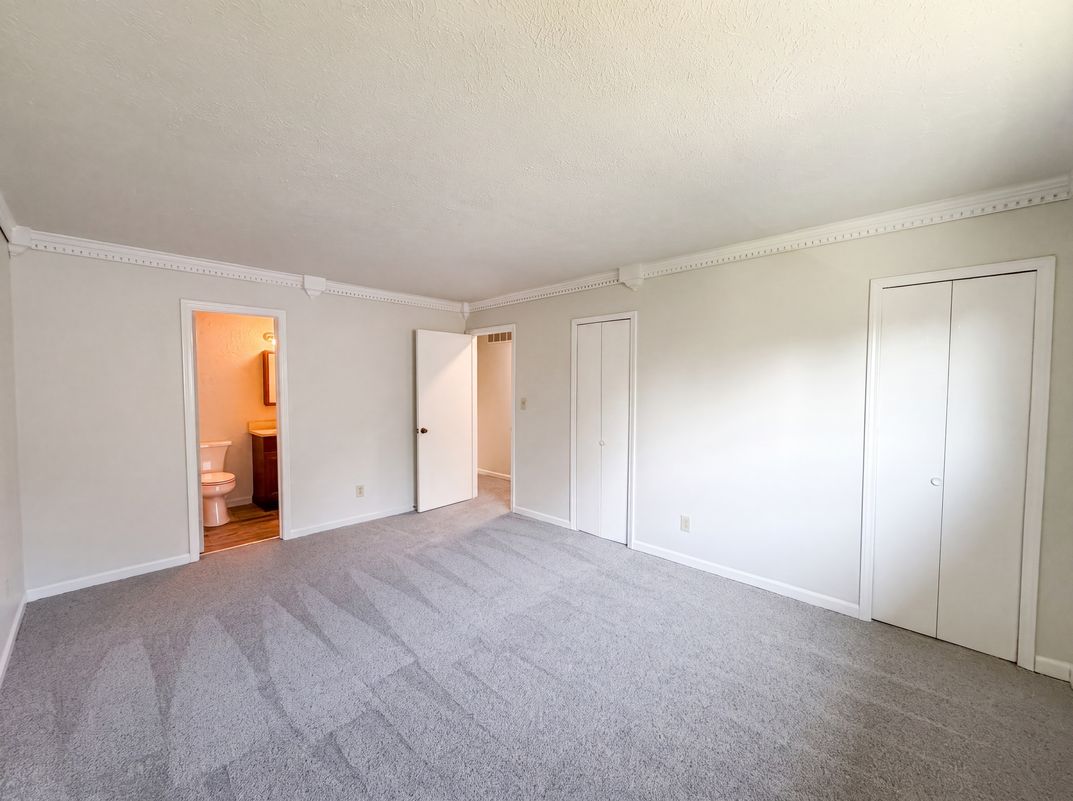 Photo 4 of 20 of 7533 Ardwell Dr, Indianapolis, IN