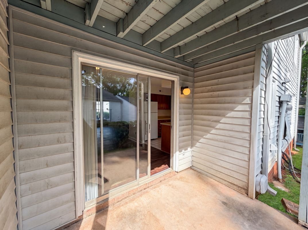 Photo 5 of 20 of 2020 Stoney Point Ln, Charlotte, NC