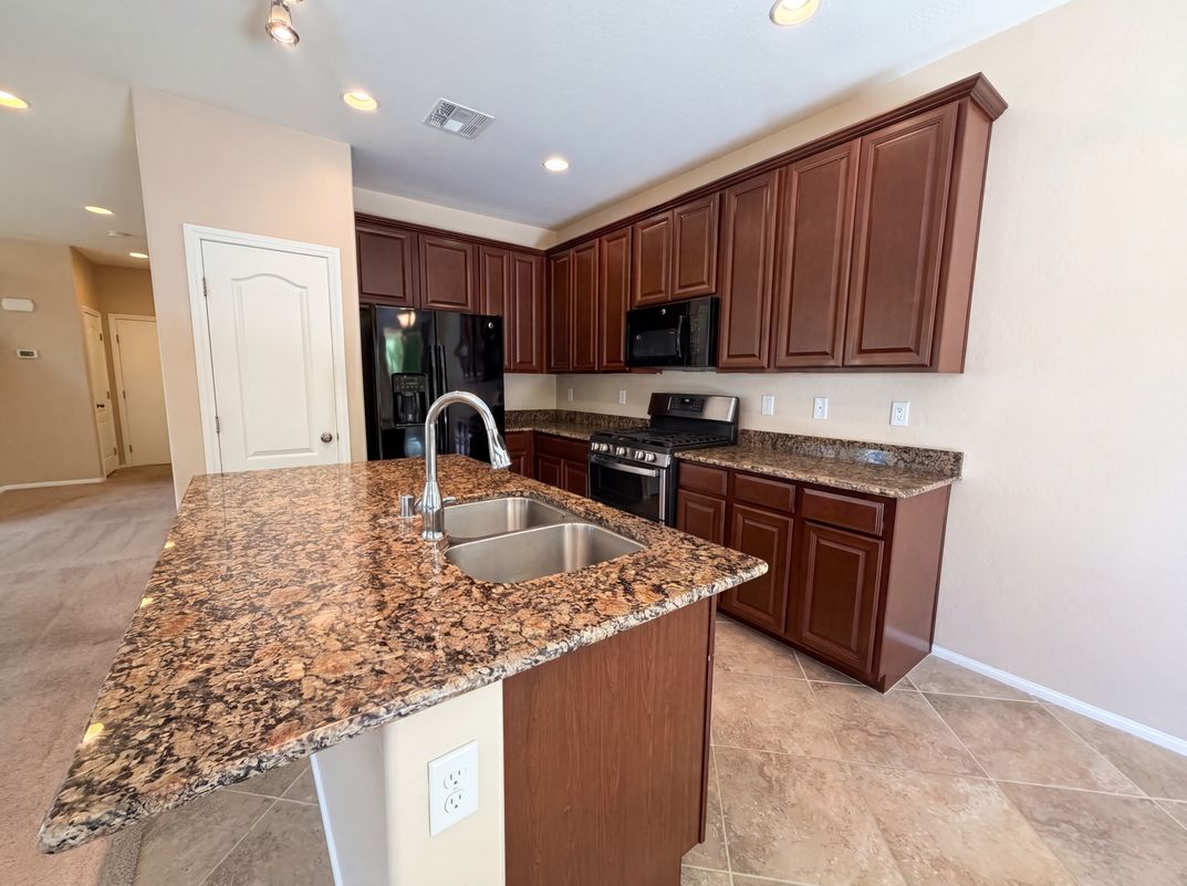 Property photo 2 of 7698 Falmoth Bay Ct