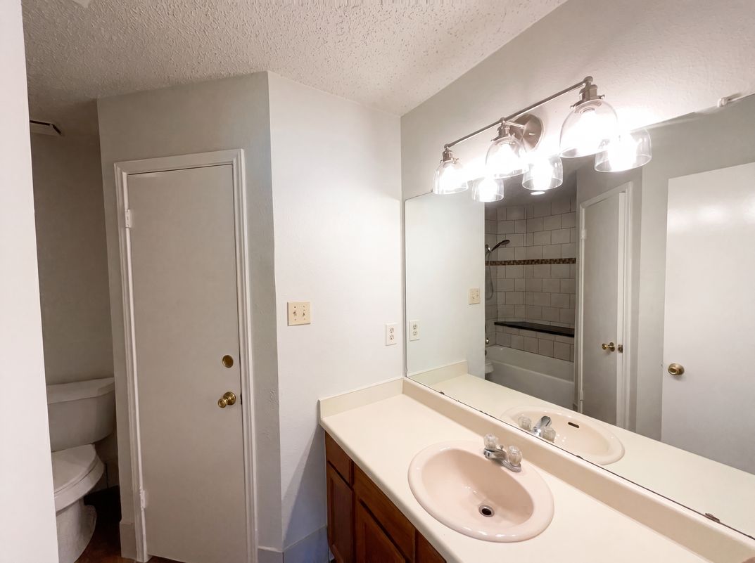 Photo 12 of 17 of 7358 Weybridge, San Antonio, TX