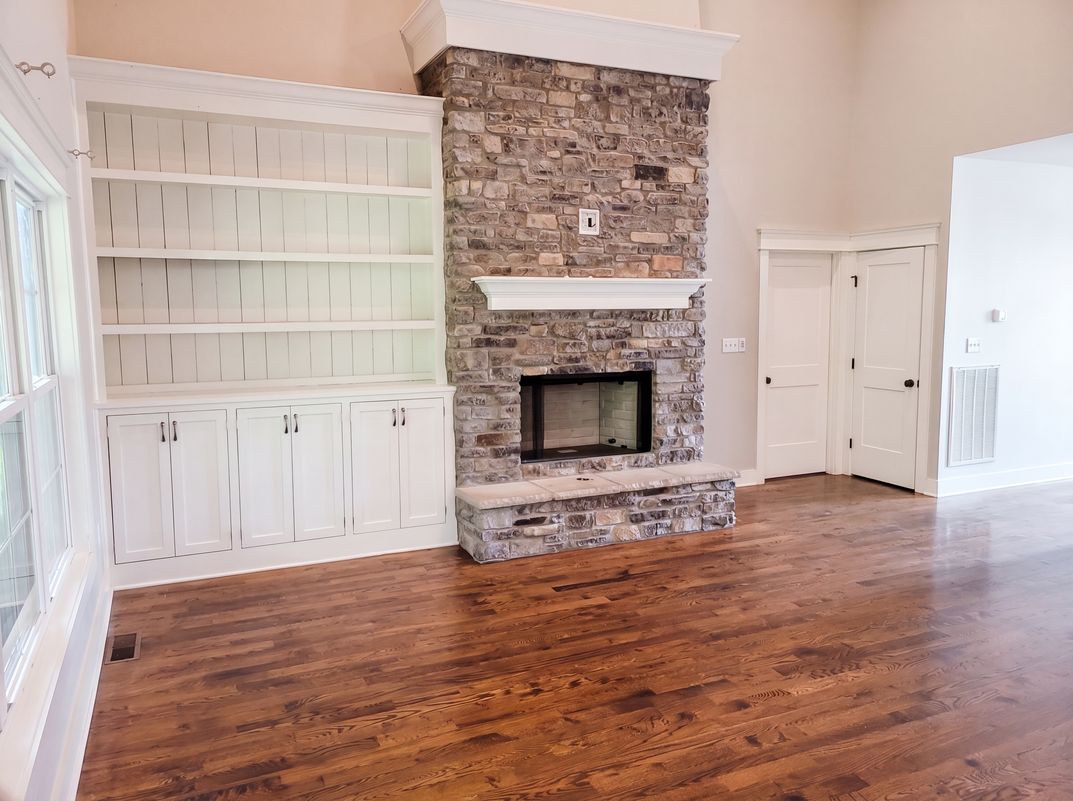 Photo 3 of 38 of 521 Autumnstone Ln, Bowling Green, KY