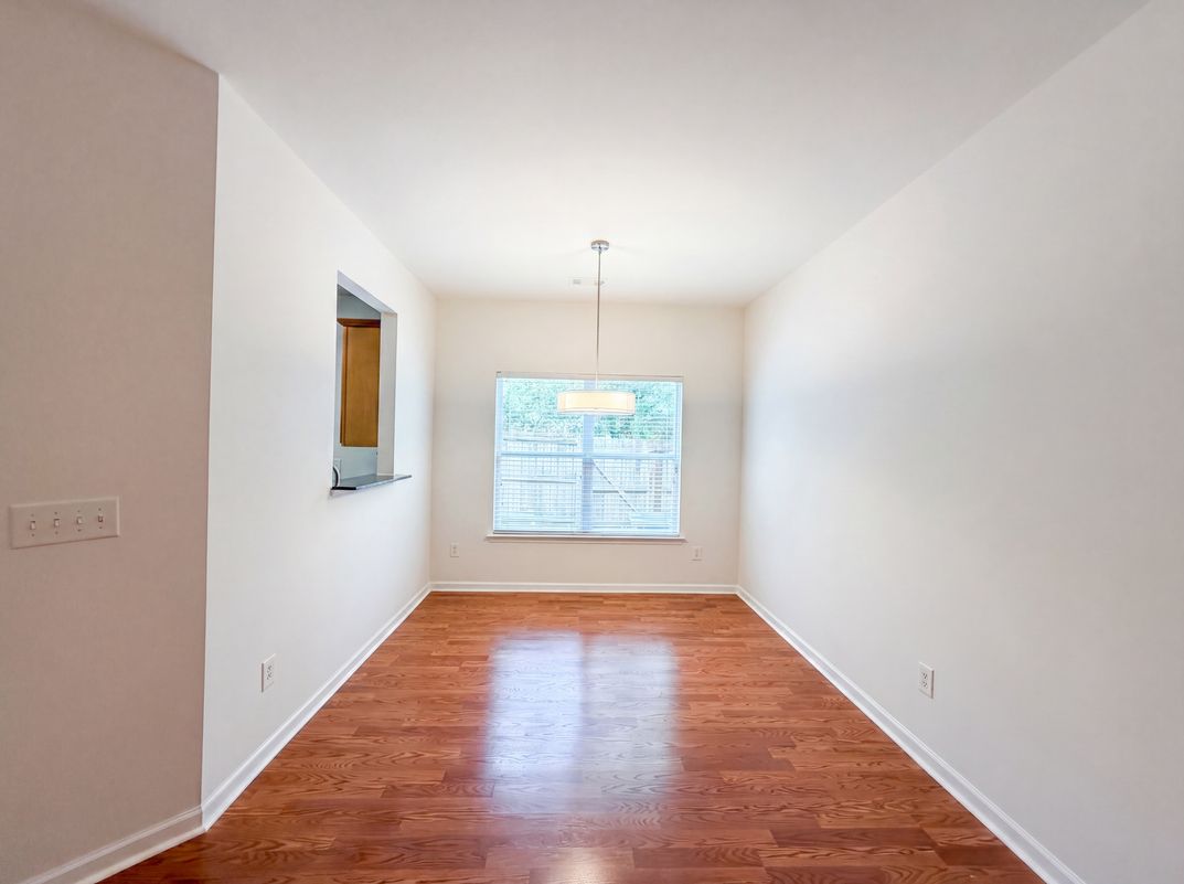 Photo 7 of 32 of 471 Tufton Trl SE, Atlanta, GA