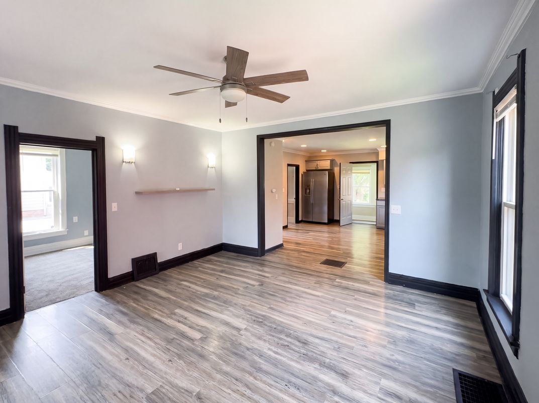 Photo 3 of 32 of 608 Howland Ave, Toledo, OH