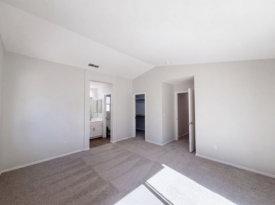 Photo 23 of 45 of 1570 Arcola Ave, Sacramento, CA