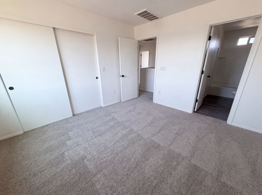 Photo 4 of 21 of 935 W Placita Canalito, Green Valley, AZ