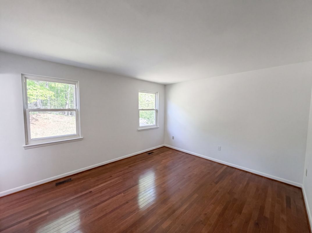 Photo 4 of 19 of 12708 Lampton Ln, Fort Washington, MD