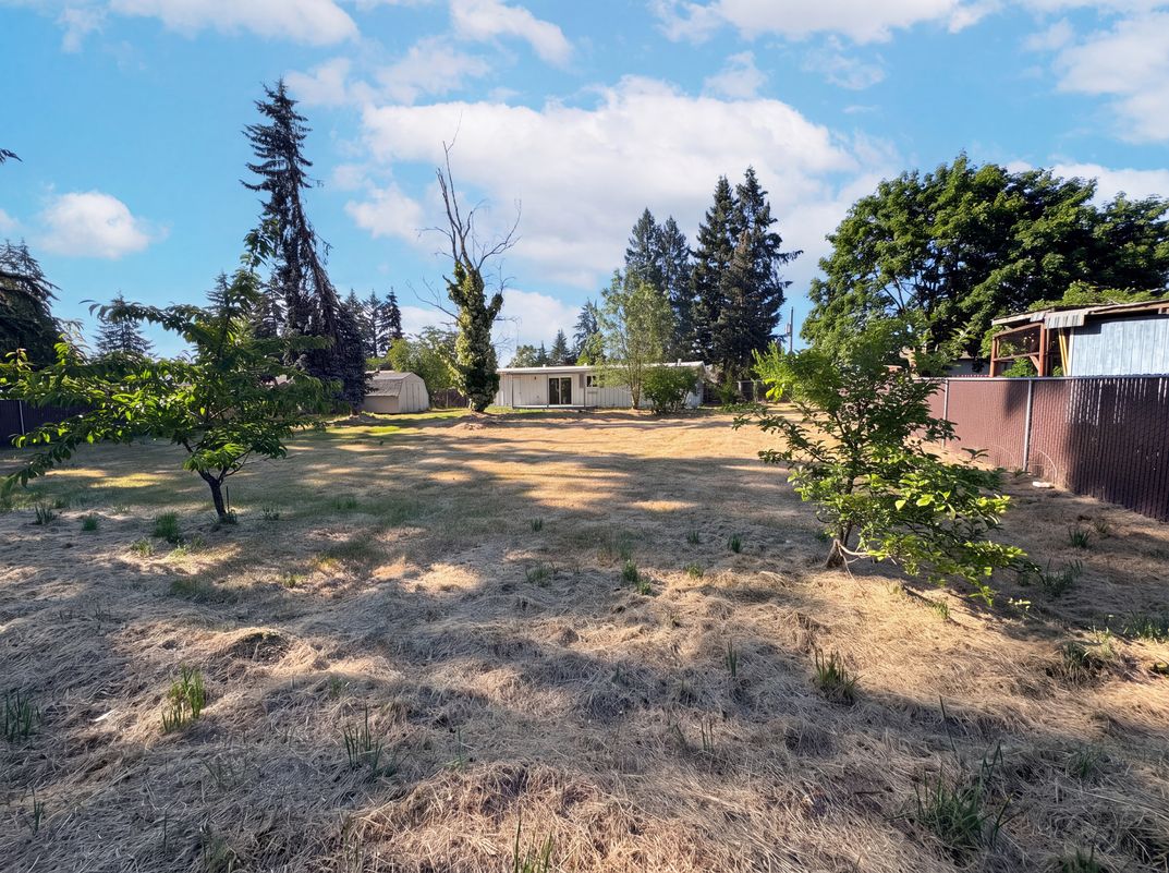 Photo 17 of 19 of 712 141st St E, Tacoma, WA