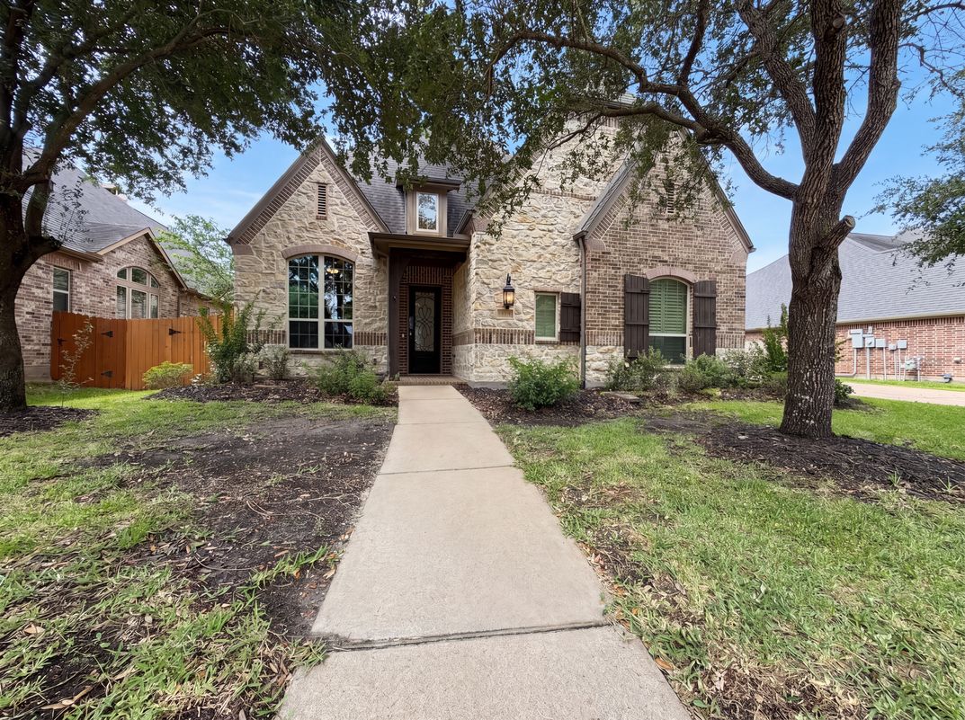 Property photo 1 of 27911 Warren Park Dr