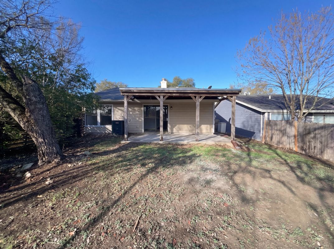 Photo 5 of 16 of 15009 Winter View Dr, San Antonio, TX