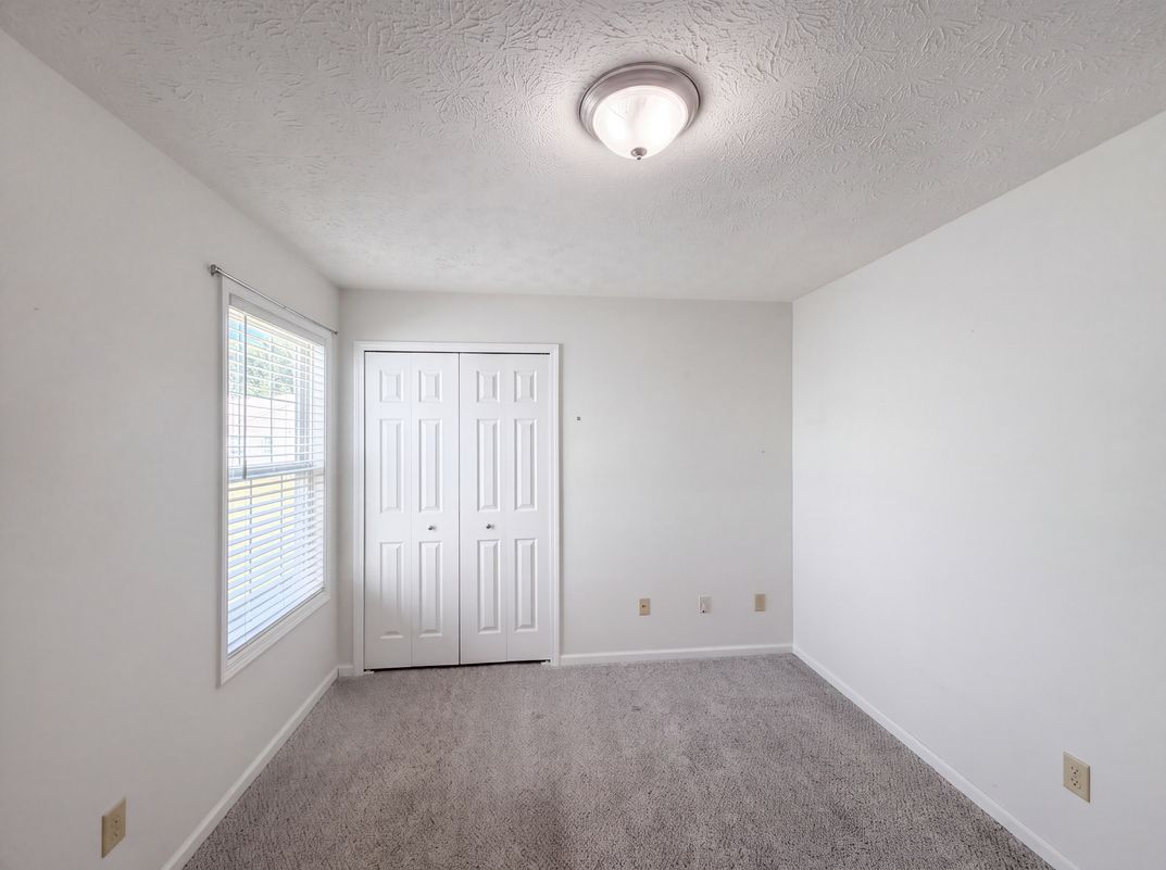 Photo 11 of 20 of 159 Prestwyck Ln, Elyria, OH
