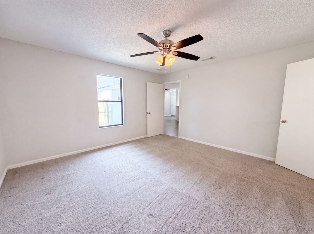 Photo 7 of 17 of 1708 Ashwood Cir, Middleburg, FL