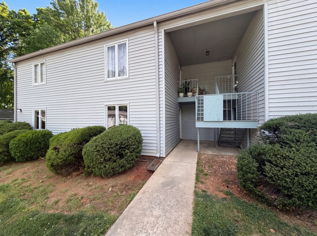 Property photo 1 of 2020 Stoney Point Ln Unit 59
