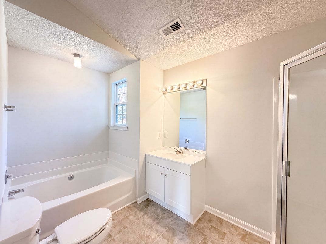 Photo 16 of 21 of 3016 Wyntree Ct, Matthews, NC